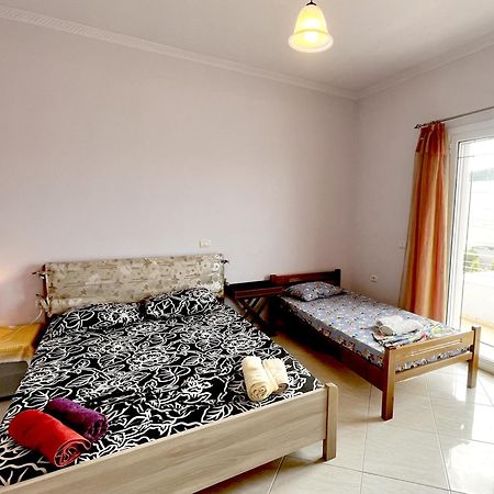 Villa Iremia Apartments Vlorë Esterno foto